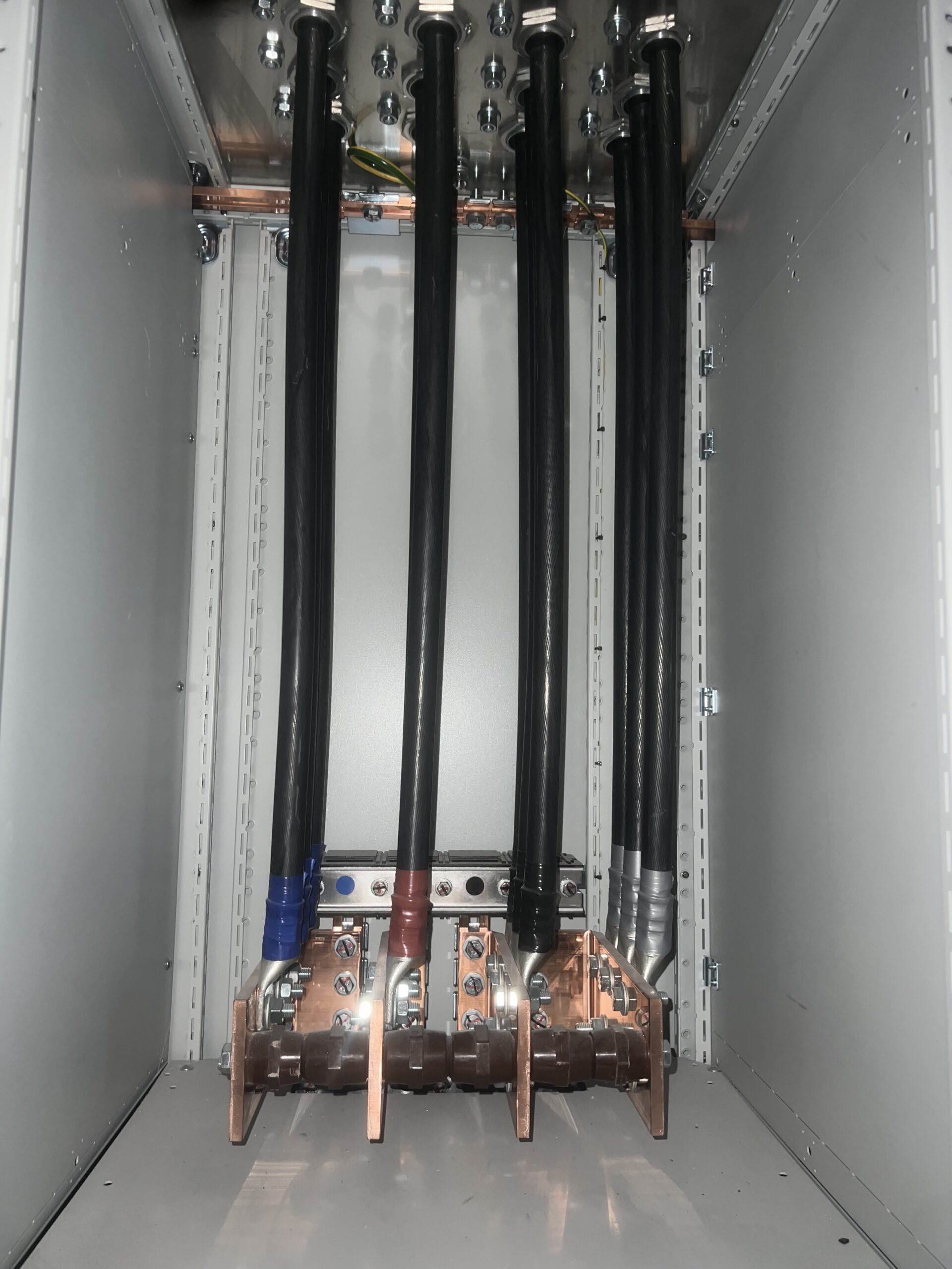 Switchgear and cabling installation